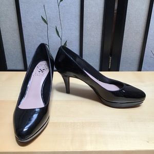 Vince Camuto black patent leather heels sz 5.5